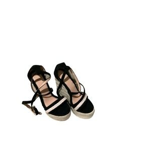 Women's Two Tone Wedge Ankle Straps Sandals Size 6.5 New without Tags